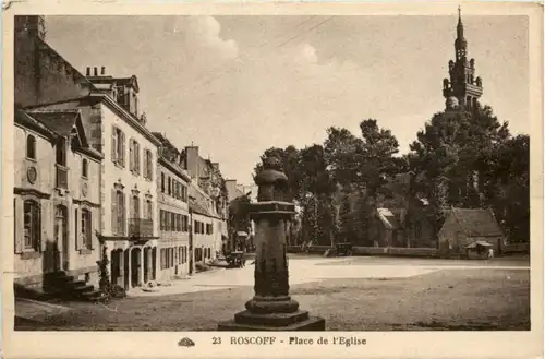 Roscoff - Place de l eglise -220330