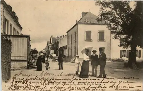 La Bernerie - La Place du Marche -220800