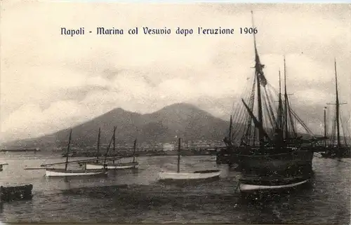 Napoli - Marina col Vesuvio dopo l eruzione 1906 -227772