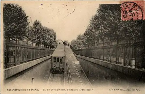 Paris - Le Metropolitain - Boulevard Rochechouart -227880