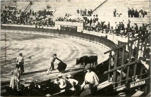 Tirandose a Matar -228368