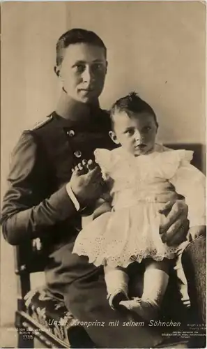 Kronprinz Friedrich Wilhelm mit Söhnchen -230712