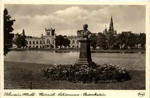 Schwerin - Heinrich Schiemann Gedenkstein -263334