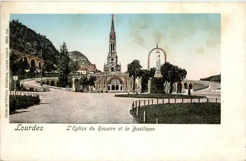 Lourdes - L Eglise du Rosaire et la basilique -282354