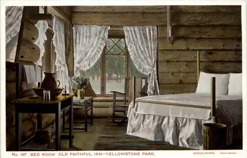 Yellowstone National Park - Bed room Old Faithful Inn -265590