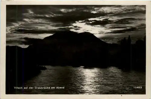 Villach/Kärnten - Villach, auf der Draubrücke am Abend -316098