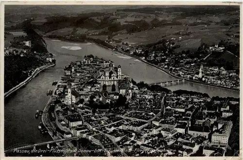 Passau/Bayern - Passau, die drei Flüsse-Stadt Fliegeraufnahme -319290