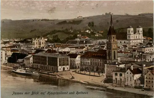 Passau/Bayern - Passau, Blick auf Hauptzollamt und Rathaus -319652