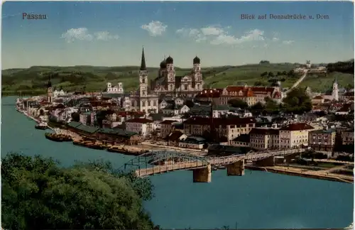 Passau/Bayern - Passau, Blick auf Donaubrücke und Dom -319672