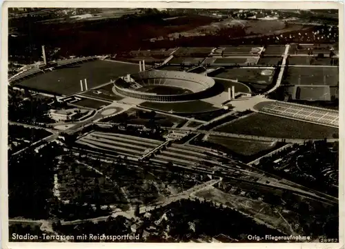 Berlin, Reichssportfeld - Terrassen, Fliegeraufnahme -320120