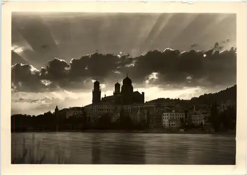 Passau/Bayern - Passau, Abendstimmung am Inn -319562