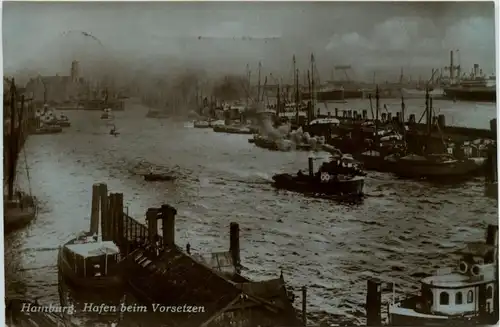 Hamburg/diverse Stadtteile - Hamburg, Hafen beim Vorsetzen -319038