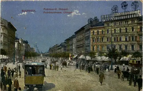 Budapest - Andrässystrasse Oktogon -236446