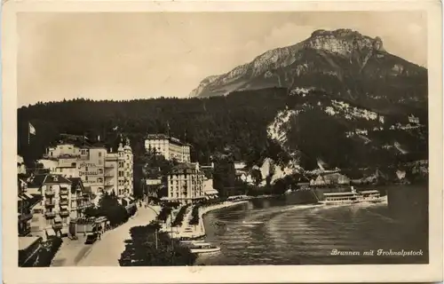 Brunnen mit Frohnalpstock -285580