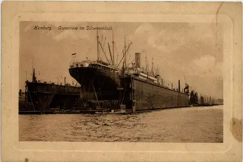 Hamburg - Ozeanriese im Schwimmdock -287488