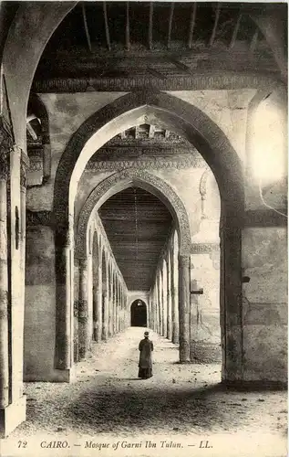 Cairo - Mosque of Garni Ibn Tulun -287900