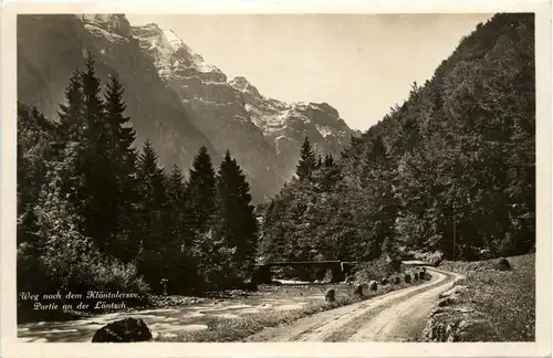 Weg nach dem Klöntalersee -290398