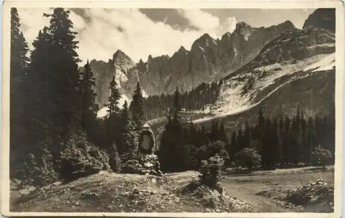 Karwendel: Hermann v. Barth-Denkmal am kleine Ahornboden -324426