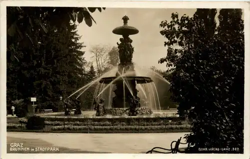 Graz - Brunnenim Stadtpark -291962