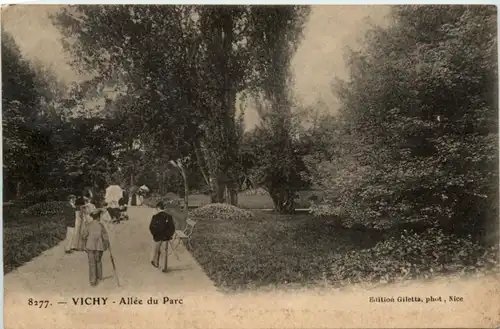 Vichy - Allee du Parc -220904