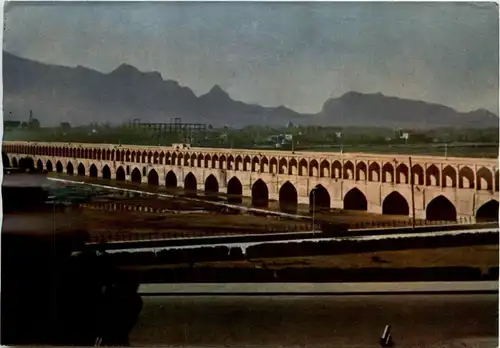 Siosse pol Bridge -295310