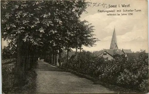 Soest - Festungswall mit Schiefer Turm -299858