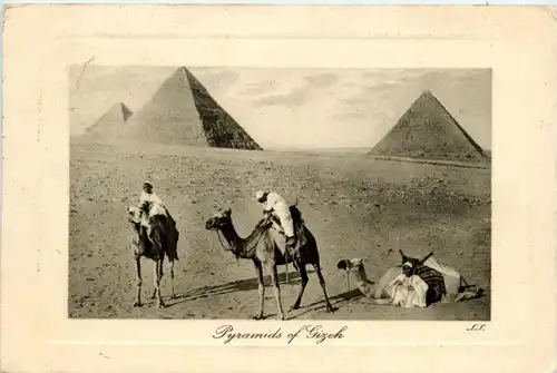 Pyramids of Gizeh -401272