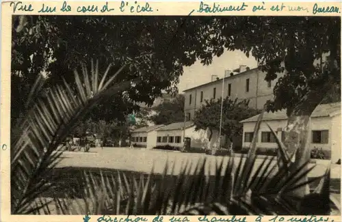 Cherchell - La Cour de l Ecole -401340