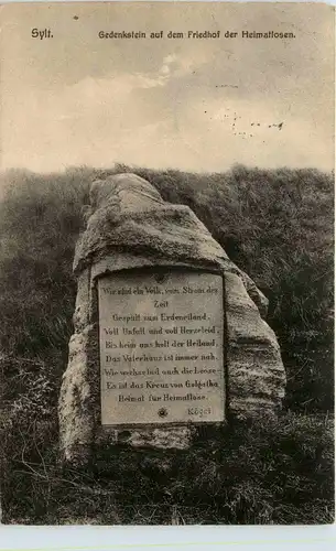 Sylt - Gedenkstein auf dem Friedhof der Heimatlosen -401426