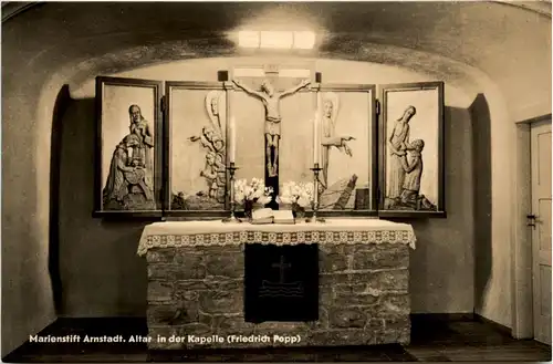 Arnstadt/Thüri. - Marienstift, Altar in der Kapelle -331610