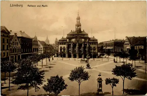 Lüneburg - Rathaus und Markt -264104