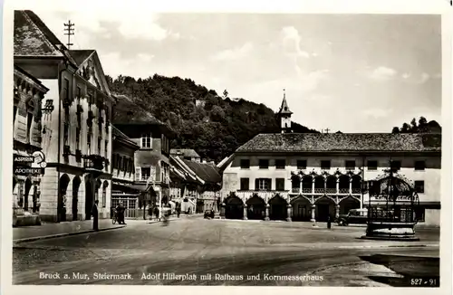 Bruck an der Mur - Adolf Hitler-Platz mit Kornmesserhaus und Rathaus -323588