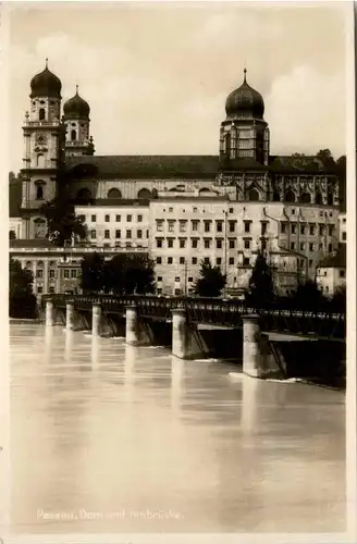 Passau/Bayern - Dom und Innbrücke -329590