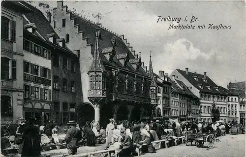 Freiburg i.Br./Baden-Württemberg - Marktplatz mit Kaufhaus -328912