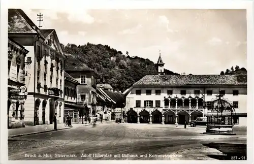 Bruck an der Mur - Adolf Hitler-Platz mit Kornmesserhaus und Rathaus -323590