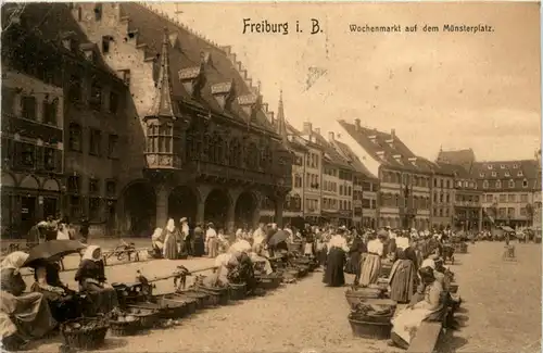 Freiburg i.Br./Baden-Württemberg - Wochenmarkt auf dem Münsterplatz -328938