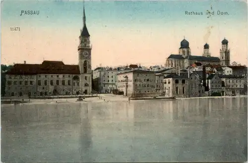 Passau/Bayern - Rathaus und Dom -329672