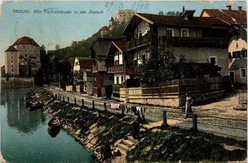 Passau/Bayern - Alte Fischerhäuser in der Ilzstadt -329838