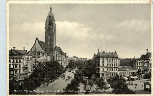 Berlin-Charlottenburg - Richard Wagner-Platz mit Rathaus -328560