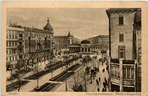 Berlin-Charlottenburg - Tauentzienstrasse -328692