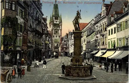 Freiburg i.Br./Baden-Württemberg - Martinstor und Kaiserstrasse -328896