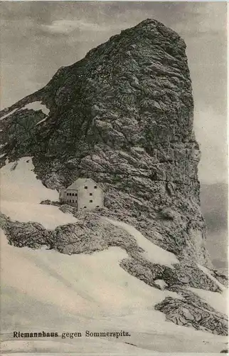 Riemannhaus gegen Sommerspitz -406496