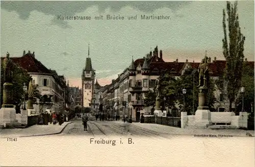 Freiburg i.Br./Baden-Württemberg - Kaiserstrasse mit Brücke und Martinstor -328868