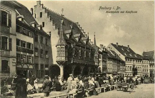 Freiburg i.Br./Baden-Württemberg - Marktplatz mit Kaufhaus -328946