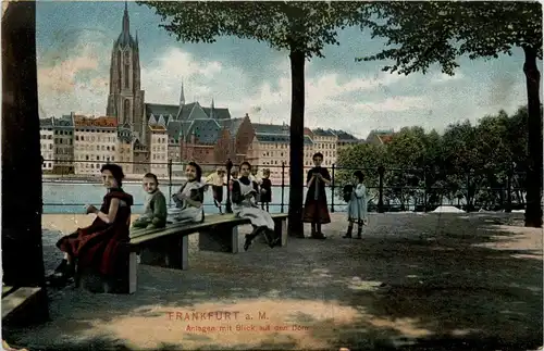 Frankfurt - anlagen mit Blick auf Dom -405638