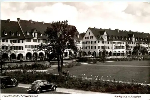 Freudenstadt - Marktplatz - VW Käfer -405920