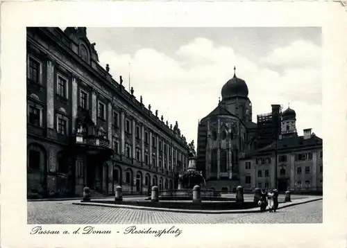 Passau/Bayern - Residenzplatz -329508