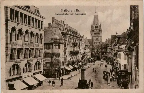 Freiburg i. Br./Baden-Württemberg - Kaiserstrasse mit Martinstor -329112