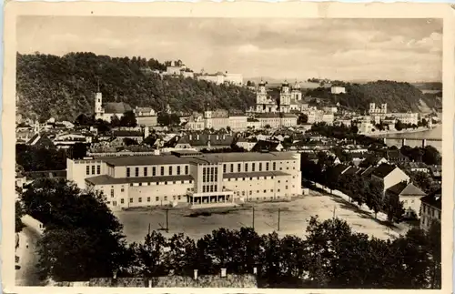 Passau/Bayern - Nibelungenhalle -329498