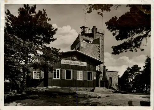 Kalmit - Ludwigshafener Hütte mit Hakenkreuz - Maikammer -284052